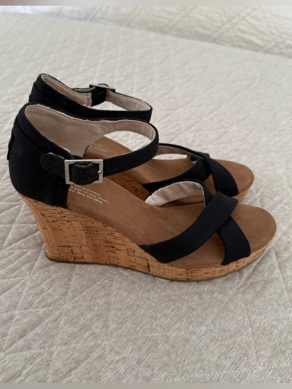 Like New TOMS Sienna Black Canvas Strap Wedge Sandal Cork Heel Size 8
